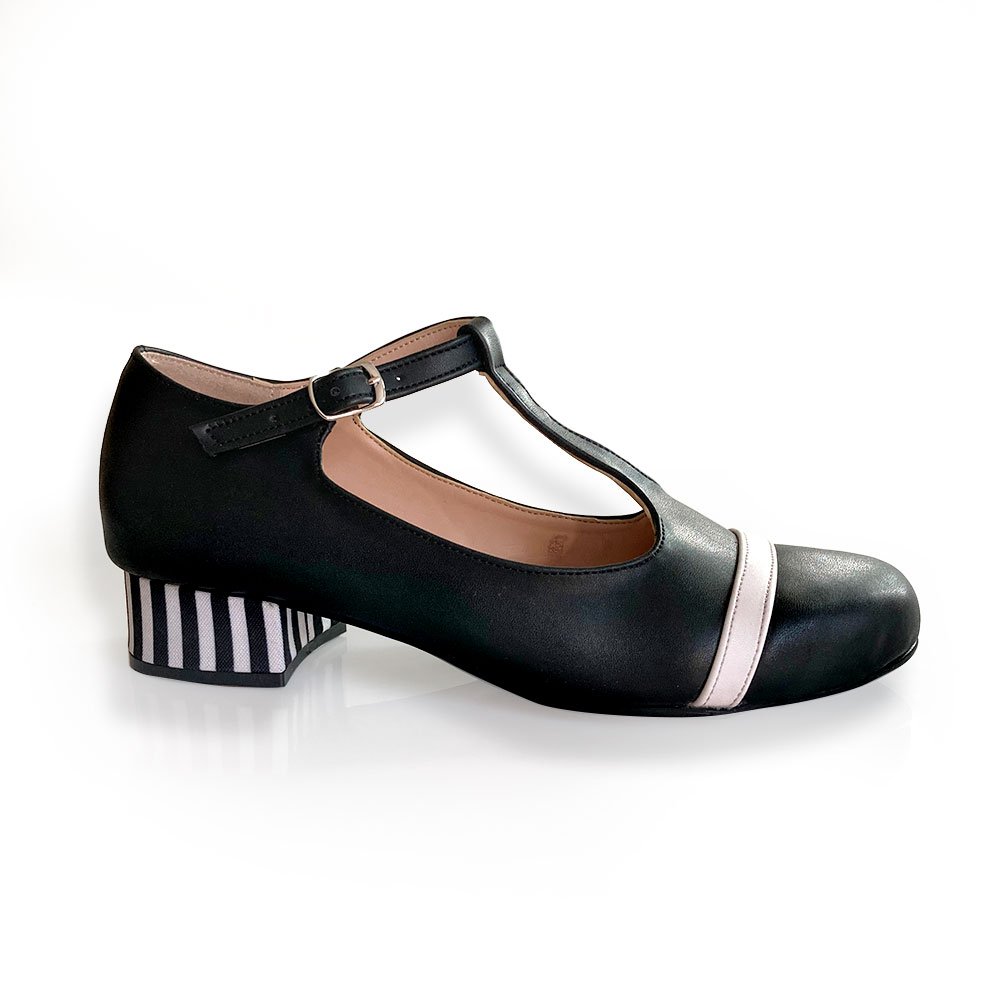 ROJO CELESTE • Zapatos de diseño, hechos a mano, hecho en México, diseño, sandalias, zapatillas, flats estilo retro.