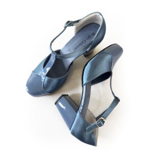 Alternative view of Isabel Azul Elemental