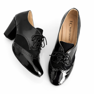 Alternative view of Adela Negros